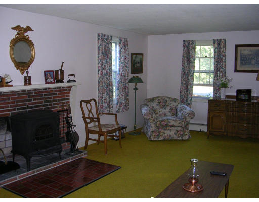 128 Old County Road Lancaster, MA 01523 - Photo 6 of 6