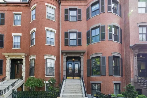 $2,950,000 | 11 1/2 Union Park, Unit 1, Boston, MA 02118