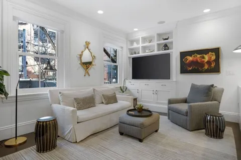 $2,950,000 | 11 1/2 Union Park, Unit 1, Boston, MA 02118