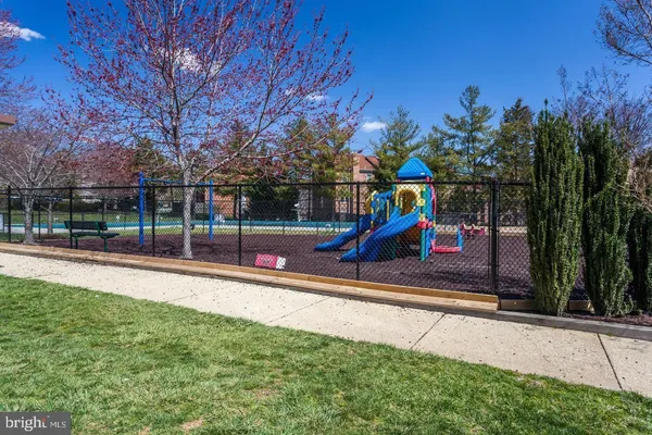 $1,695 | 3100 South Manchester Street, Unit 333, Falls Church, VA 22044