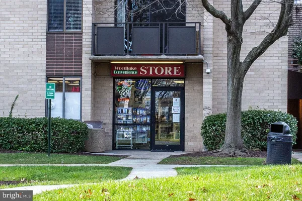 $1,695 | 3100 South Manchester Street, Unit 333, Falls Church, VA 22044