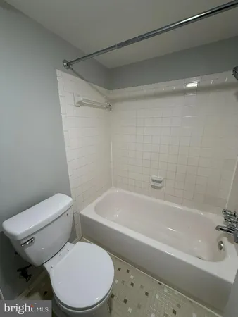 $1,695 | 3100 South Manchester Street, Unit 333, Falls Church, VA 22044