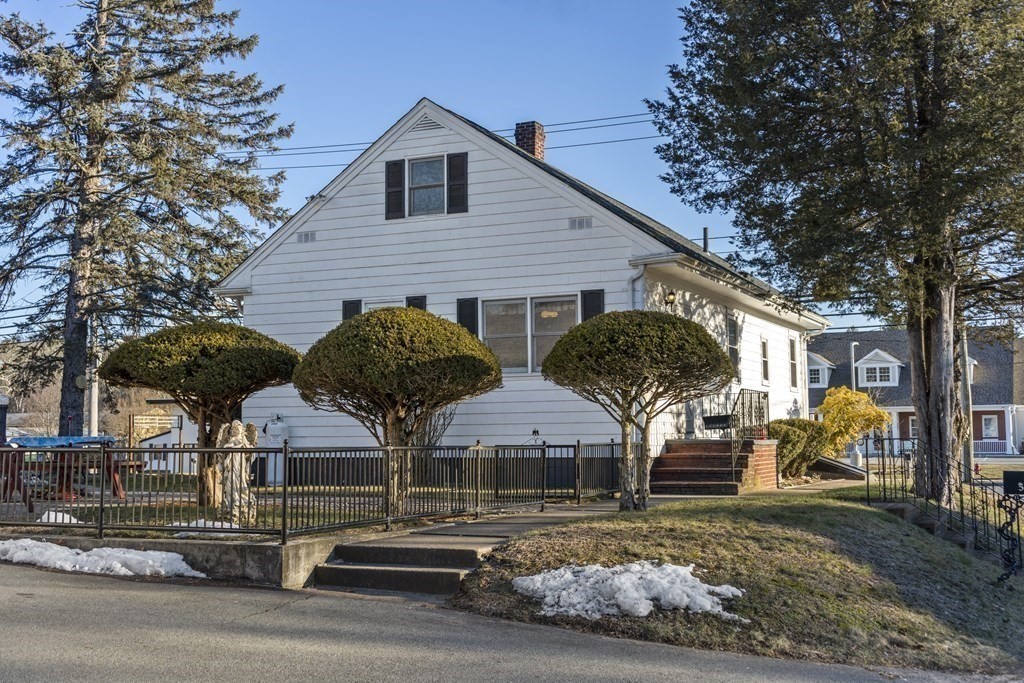 588 State Road Dartmouth, MA 02747 - Photo 3 of 31