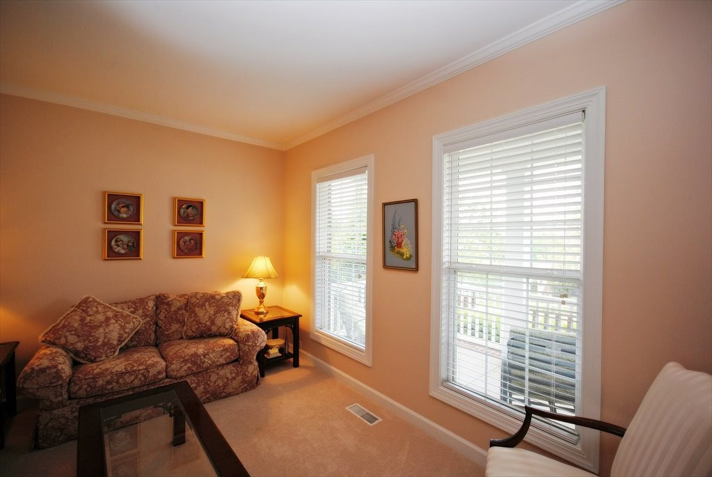 10504 Cardington Lane Raleigh, NC 27614 - Photo 5 of 24 Living Room
