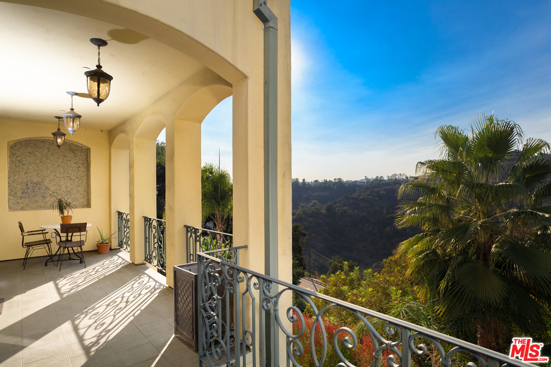 3110 Benedict Canyon Drive Beverly Hills, CA 90210 - Photo 14 of 45