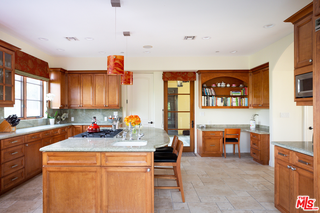 3110 Benedict Canyon Drive Beverly Hills, CA 90210 - Photo 16 of 45