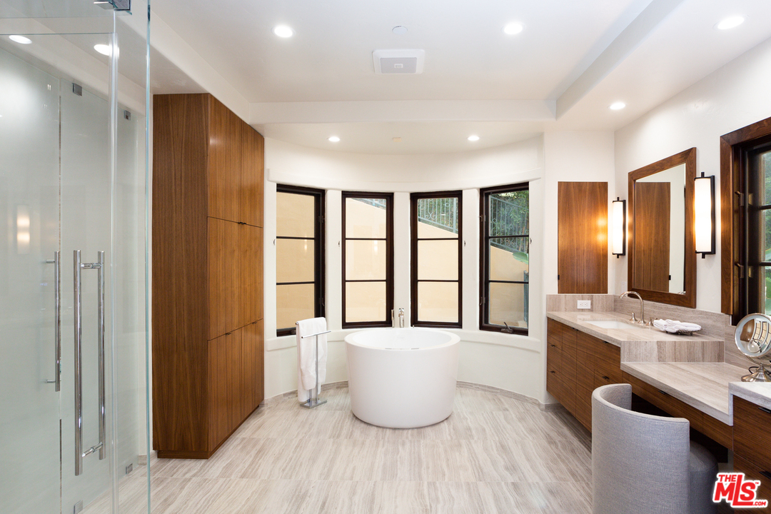 3110 Benedict Canyon Drive Beverly Hills, CA 90210 - Photo 23 of 45