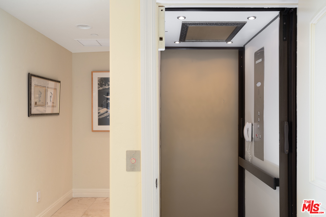 3110 Benedict Canyon Drive Beverly Hills, CA 90210 - Photo 27 of 45