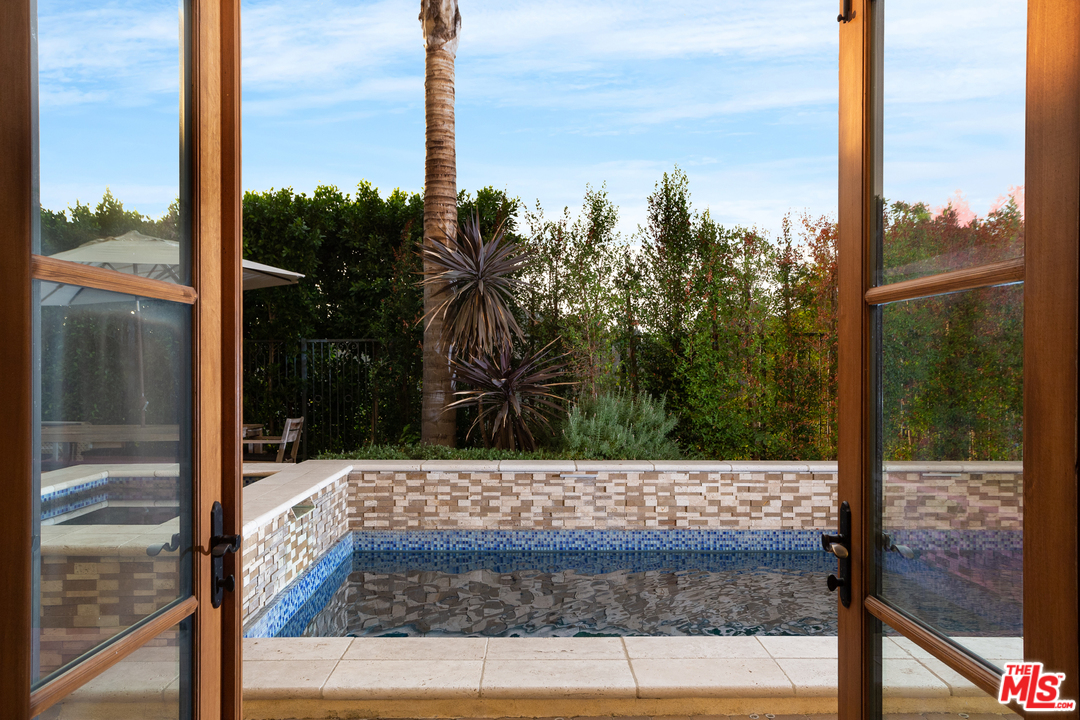 3110 Benedict Canyon Drive Beverly Hills, CA 90210 - Photo 36 of 45