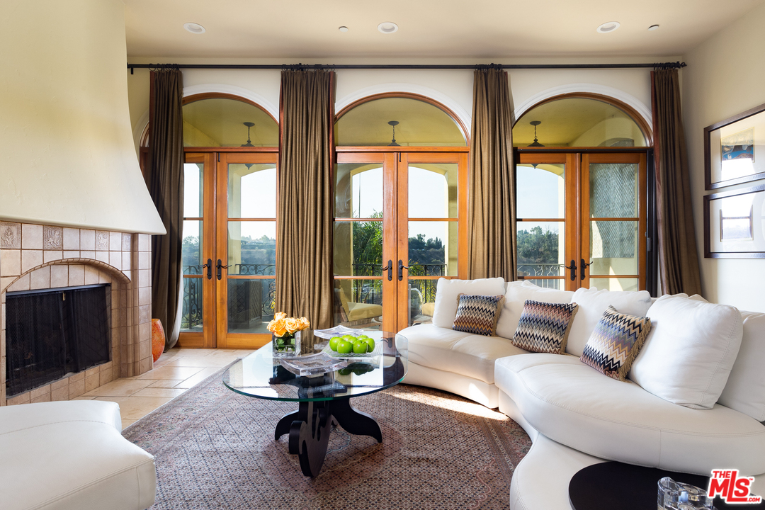 3110 Benedict Canyon Drive Beverly Hills, CA 90210 - Photo 8 of 45