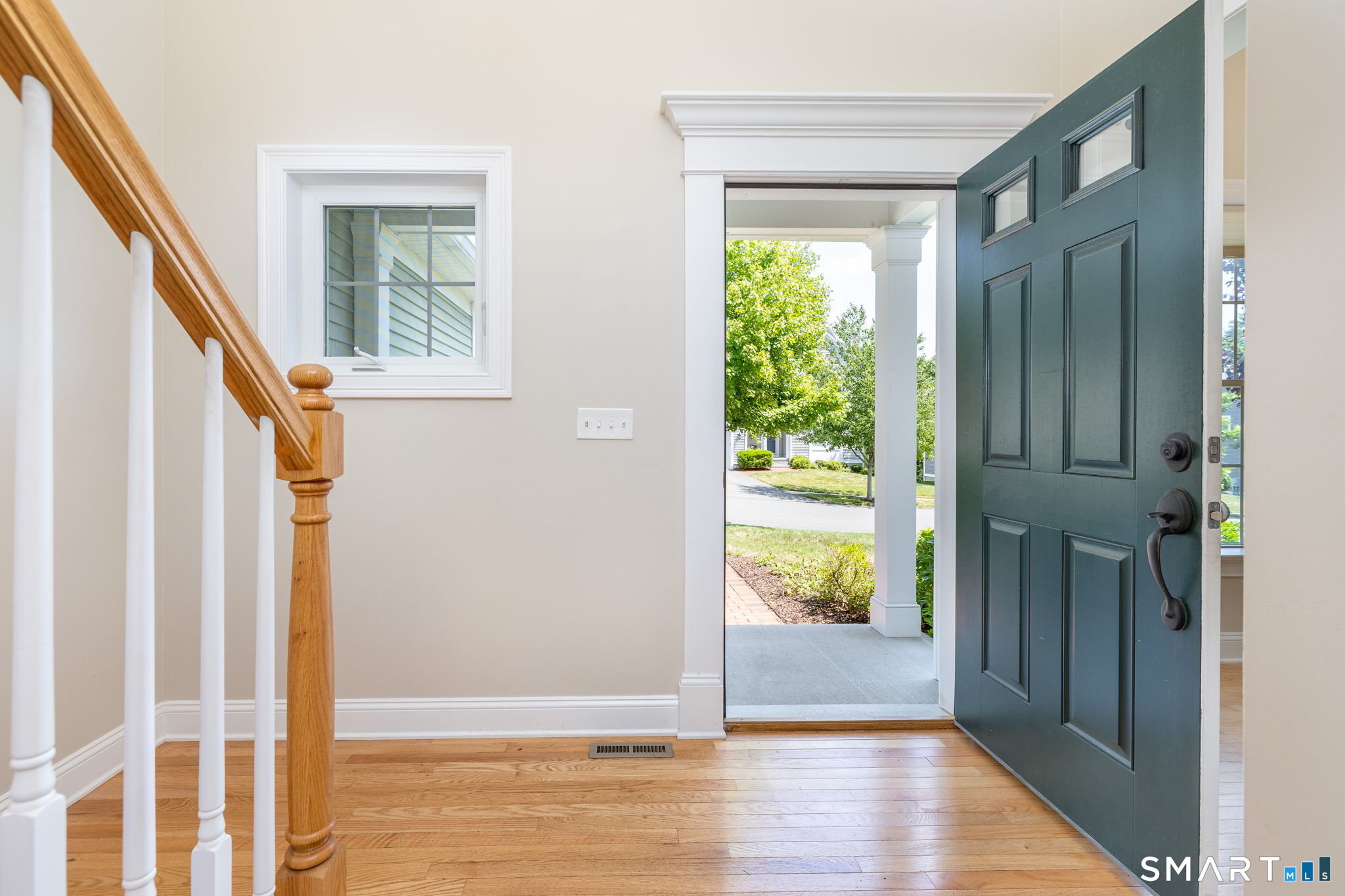 16 Carson Way Simsbury, CT 06070 - Photo 2 of 40
