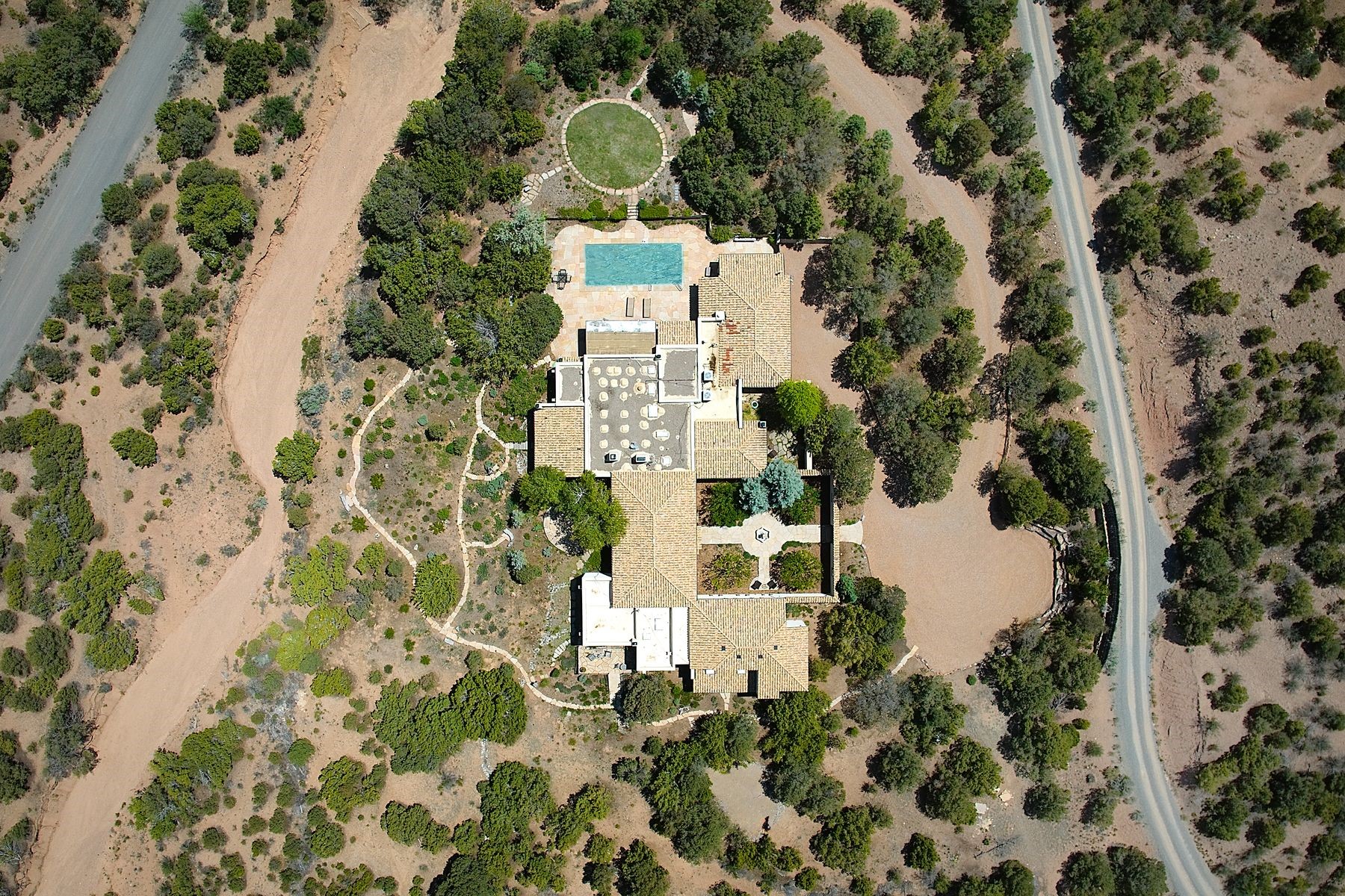 37 Rancho Escondido Santa Fe, NM 87506 - Photo 32 of 36