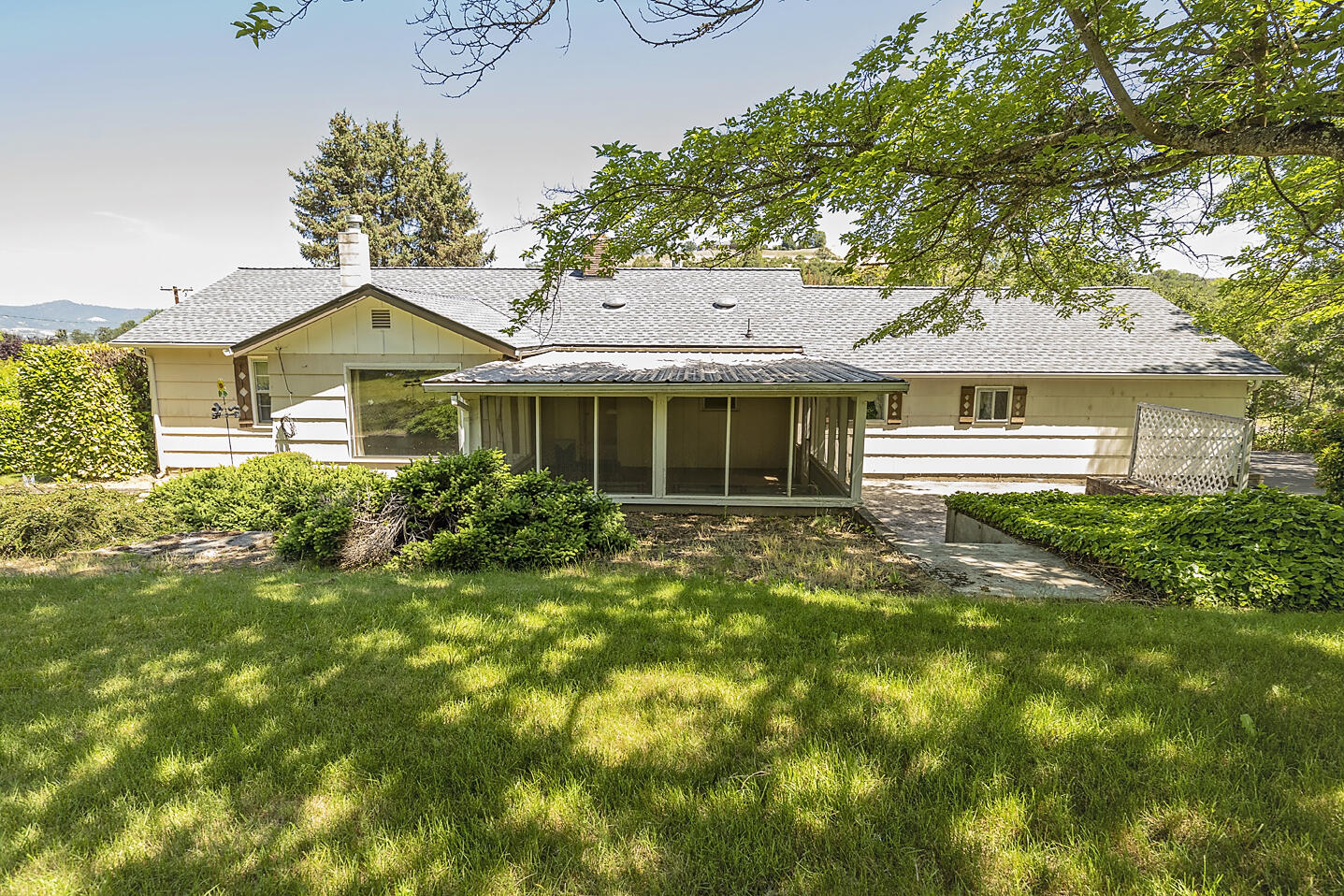 6565 Pioneer Road Medford, OR 97501 - Photo 20 of 25 Pioneer _008