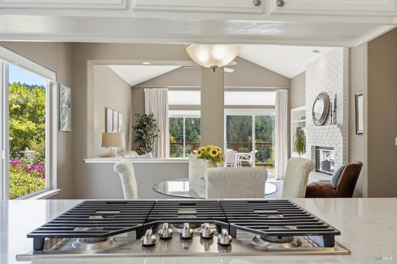 6332 Meadowridge Drive Santa Rosa, CA 95409 - Photo 12 of 36