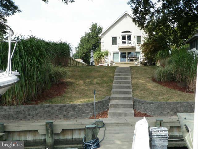 86 Johnson Road Pasadena, MD 21122 - Photo 2 of 30 Exterior (General) SAIL BOAT DEEP WATER