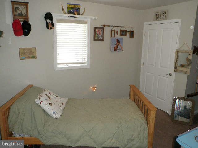 86 Johnson Road Pasadena, MD 21122 - Photo 17 of 30 Bedroom