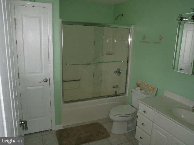 86 Johnson Road Pasadena, MD 21122 - Photo 18 of 30 FIRST FLOOR FULL BATH