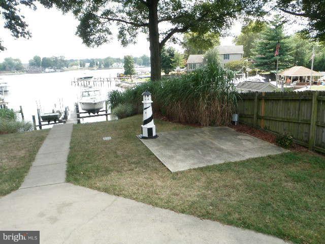 86 Johnson Road Pasadena, MD 21122 - Photo 6 of 30 CONCRETE PATIO FOR FUTUR HOT TUB W/ ELECTRIC POWER