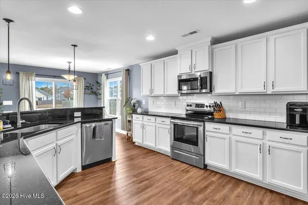 $389,900 | 426 Pebble Shore Drive, Sneads Ferry, NC 28460