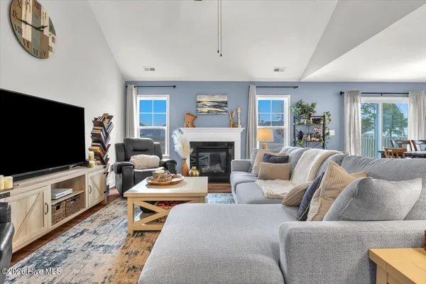 $389,900 | 426 Pebble Shore Drive, Sneads Ferry, NC 28460