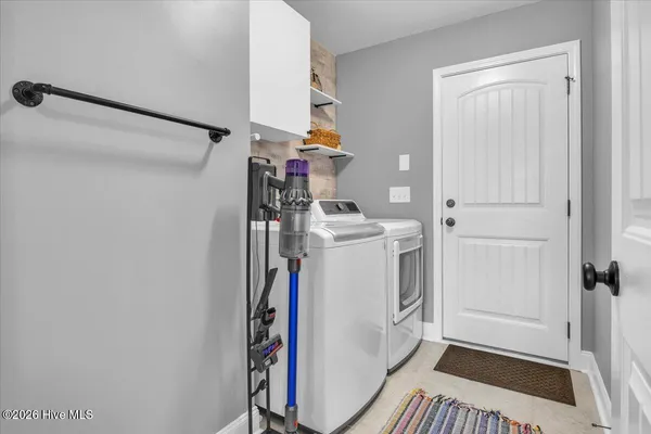 $389,900 | 426 Pebble Shore Drive, Sneads Ferry, NC 28460