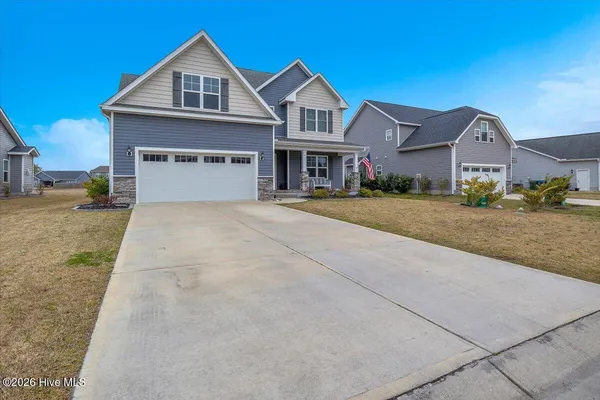 $389,900 | 426 Pebble Shore Drive, Sneads Ferry, NC 28460