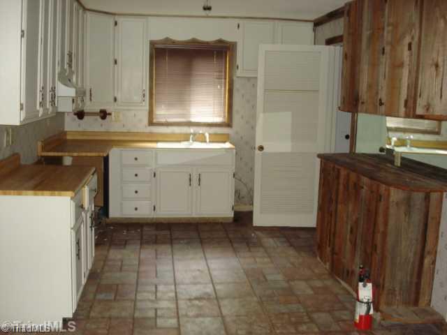 1500 Grogan Road Stoneville, NC 27048 - Photo 7 of 10 Kitchen.
