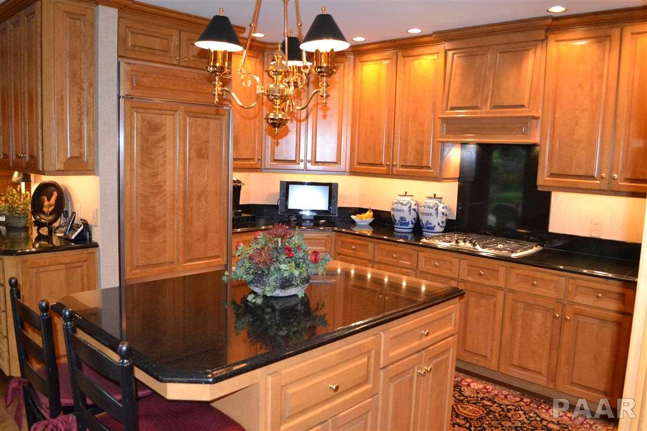 5718 North Prospect Road Peoria, IL 61614 - Photo 9 of 36 Gallery Image 9