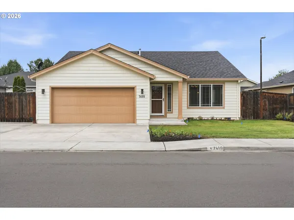 $419,900 | 7410 Desert View Drive, White City, OR 97503