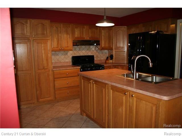 46515 Maben Road Canton, MI 48187 - Photo 13 of 56 UPDATED KITCHEN