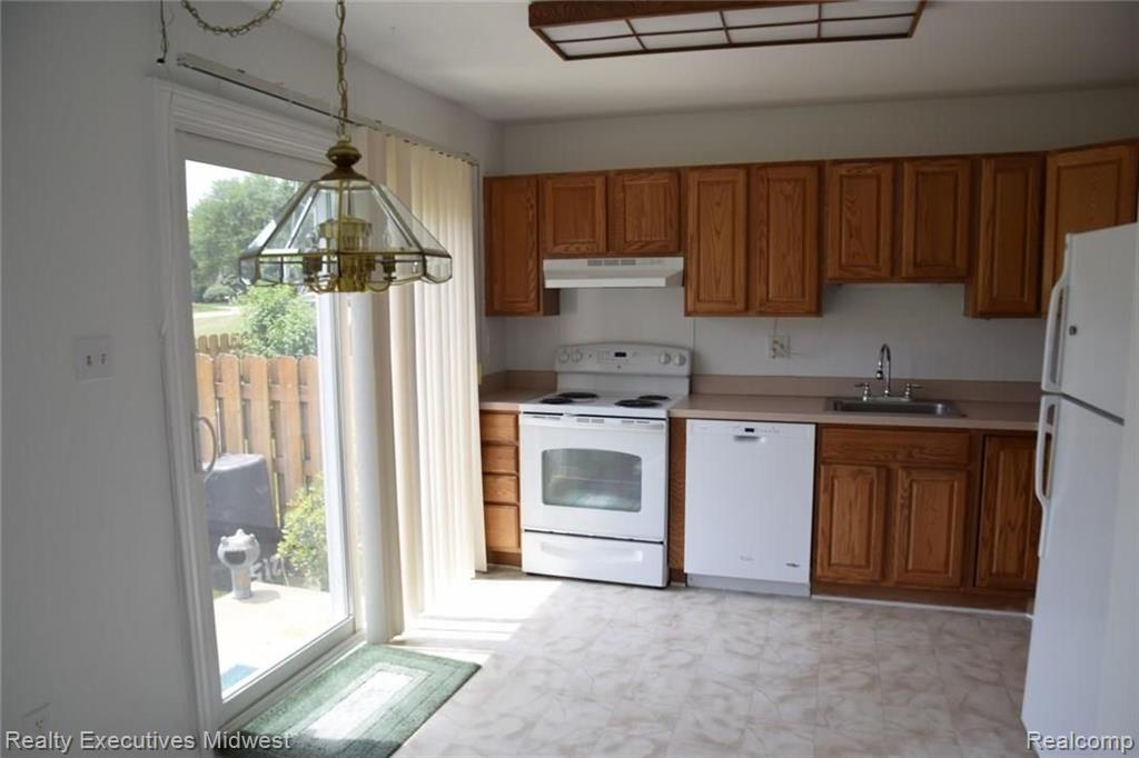 1215 Miniature Court Rochester, MI 48307 - Photo 23 of 41 Gallery Image 23