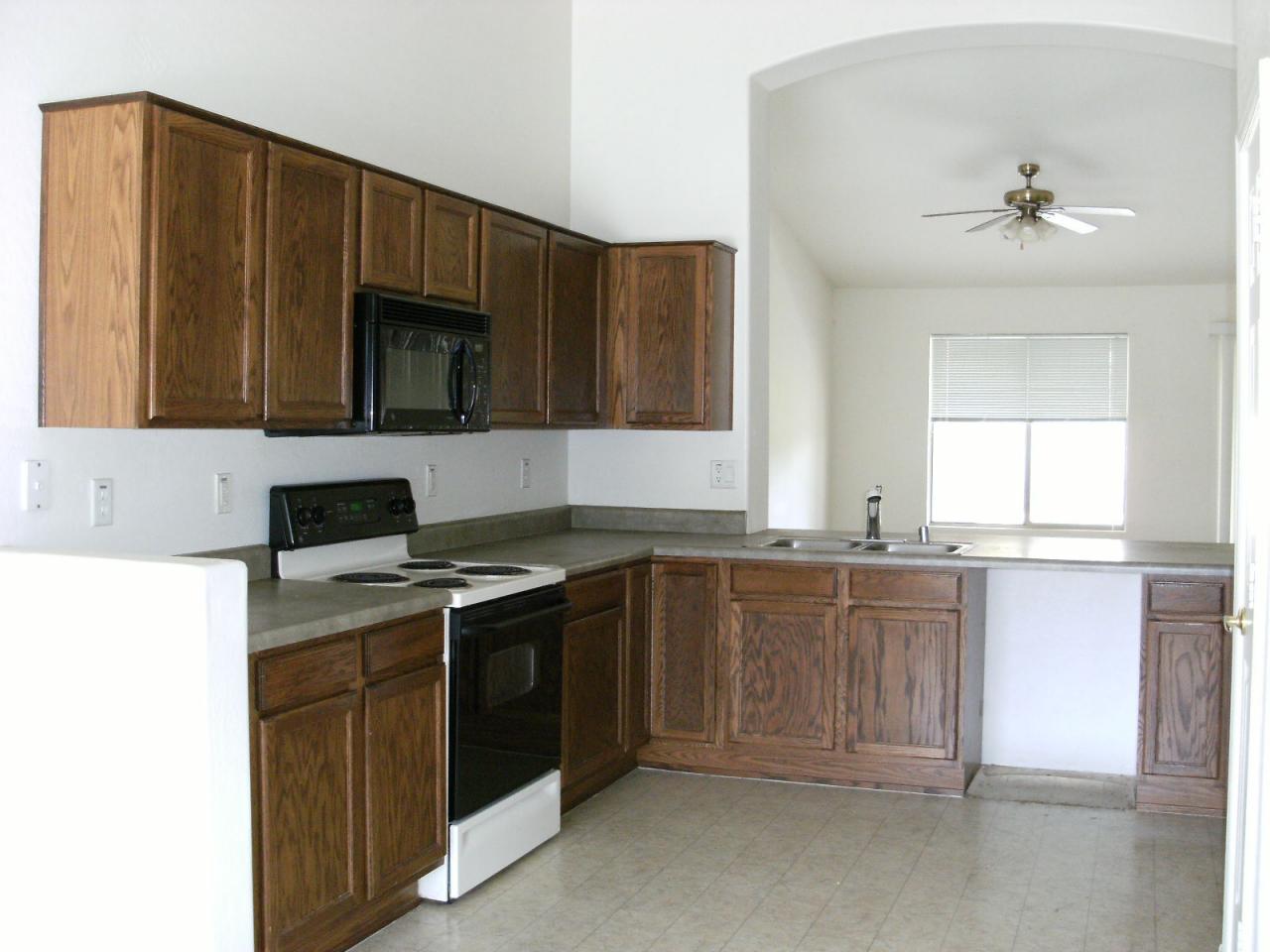 1229 West Darrel Road Phoenix, AZ 85041 - Photo 3 of 4 Kitchen