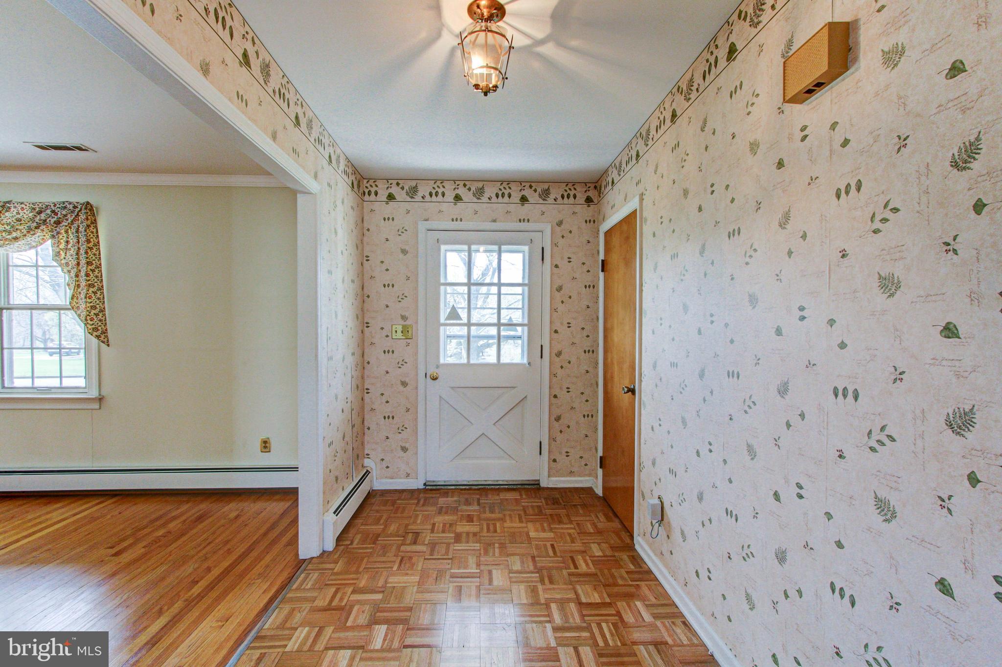 40 Pinevale Road Doylestown, PA 18901 - Photo 4 of 35 Foyer