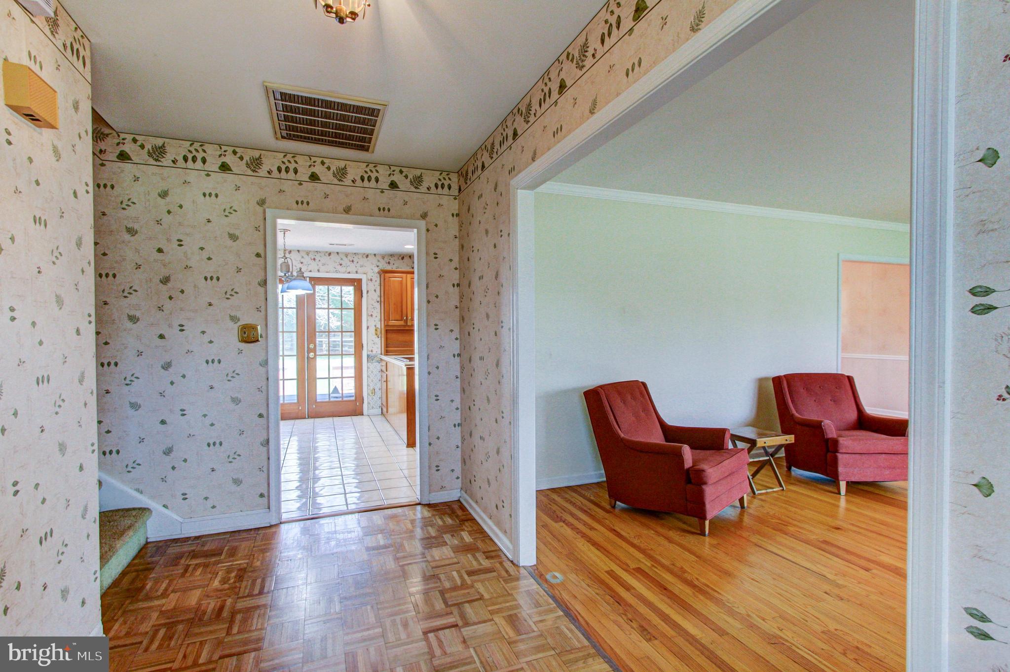 40 Pinevale Road Doylestown, PA 18901 - Photo 5 of 35 Foyer