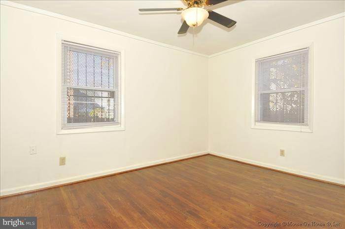 469 Ridge Street Northwest Washington, DC 20001 - Photo 7 of 11 Bedroom