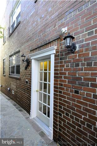 469 Ridge Street Northwest Washington, DC 20001 - Photo 10 of 11 Exterior (General)