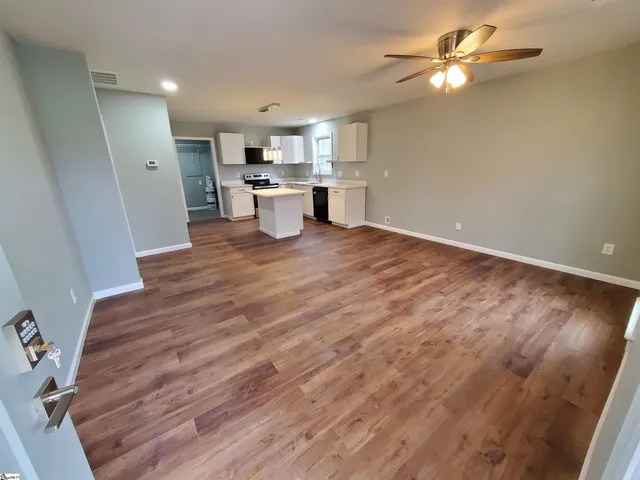 $1,550 | 111 Augusta Street, Easley, SC 29640