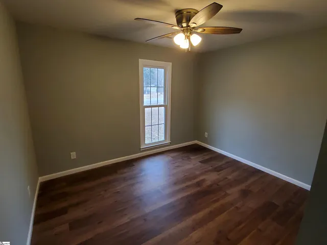 $1,550 | 111 Augusta Street, Easley, SC 29640