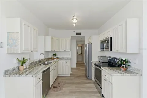 $800,000 | 7932 Sailboat Key Boulevard South, Unit 701, South Pasadena, FL 33707