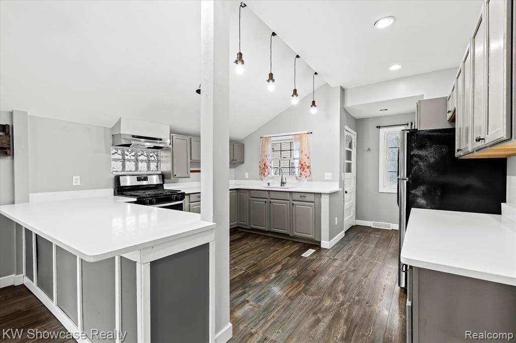 3370 Duffield White Lake, MI 48383 - Photo 15 of 34 Gallery Image 15