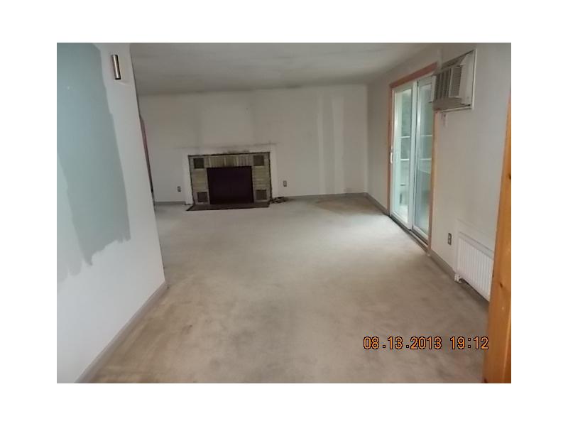 1083 Great Road Lincoln, RI 02865 - Photo 6 of 19 Living Room.