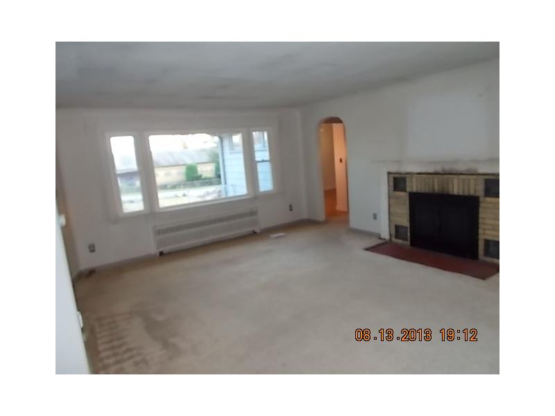 1083 Great Road Lincoln, RI 02865 - Photo 7 of 19 Living Room.