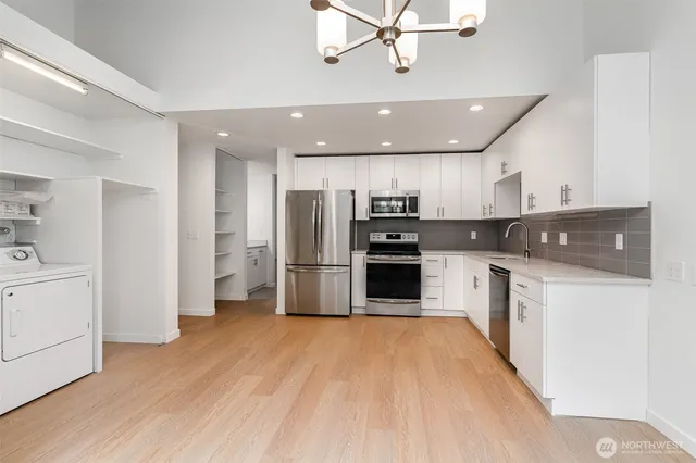 $3,500 | 6413 Sand Point Way Northeast, Seattle, WA 98115