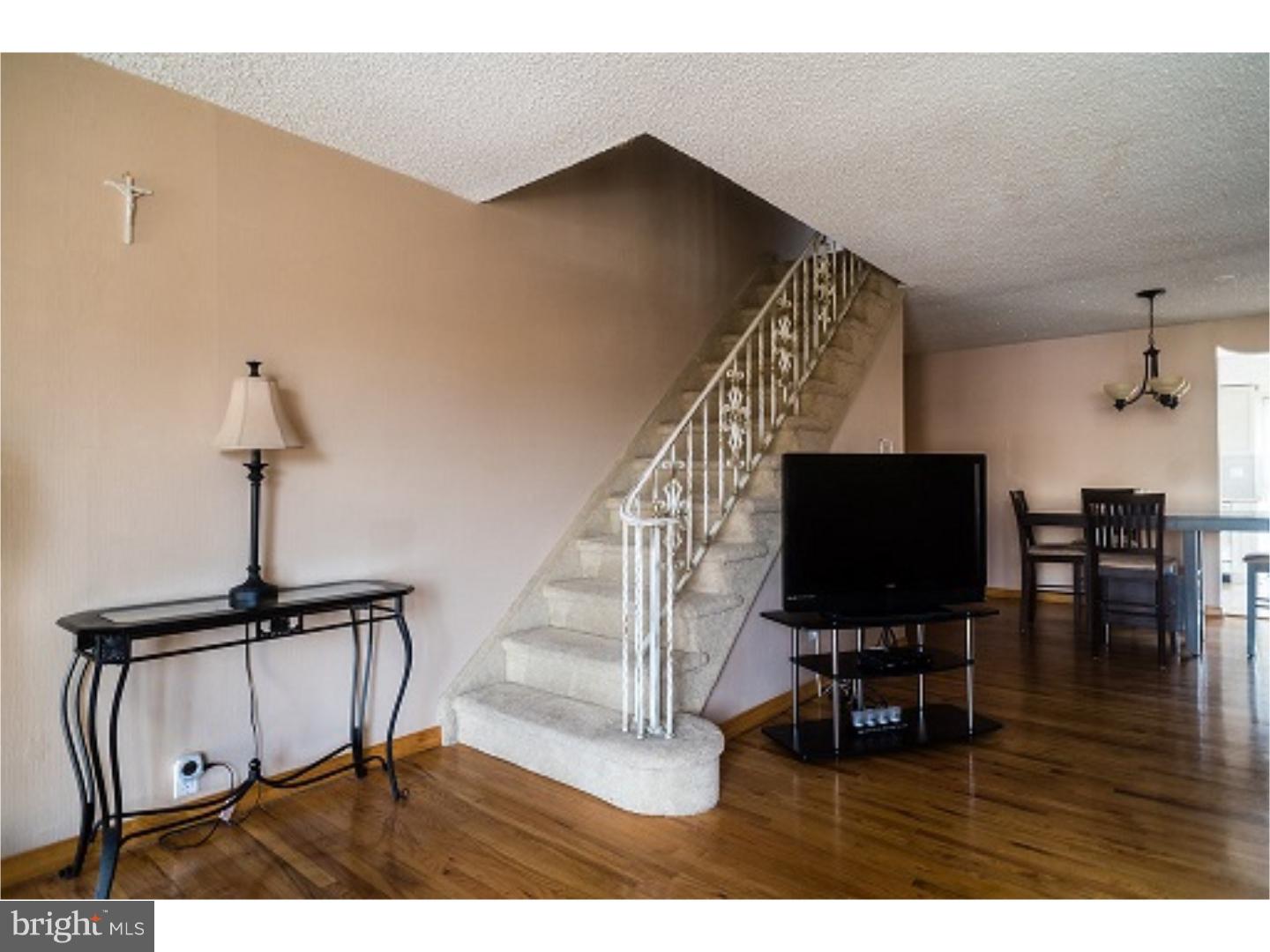 10827 Harrow Road Philadelphia, PA 19154 - Photo 4 of 25