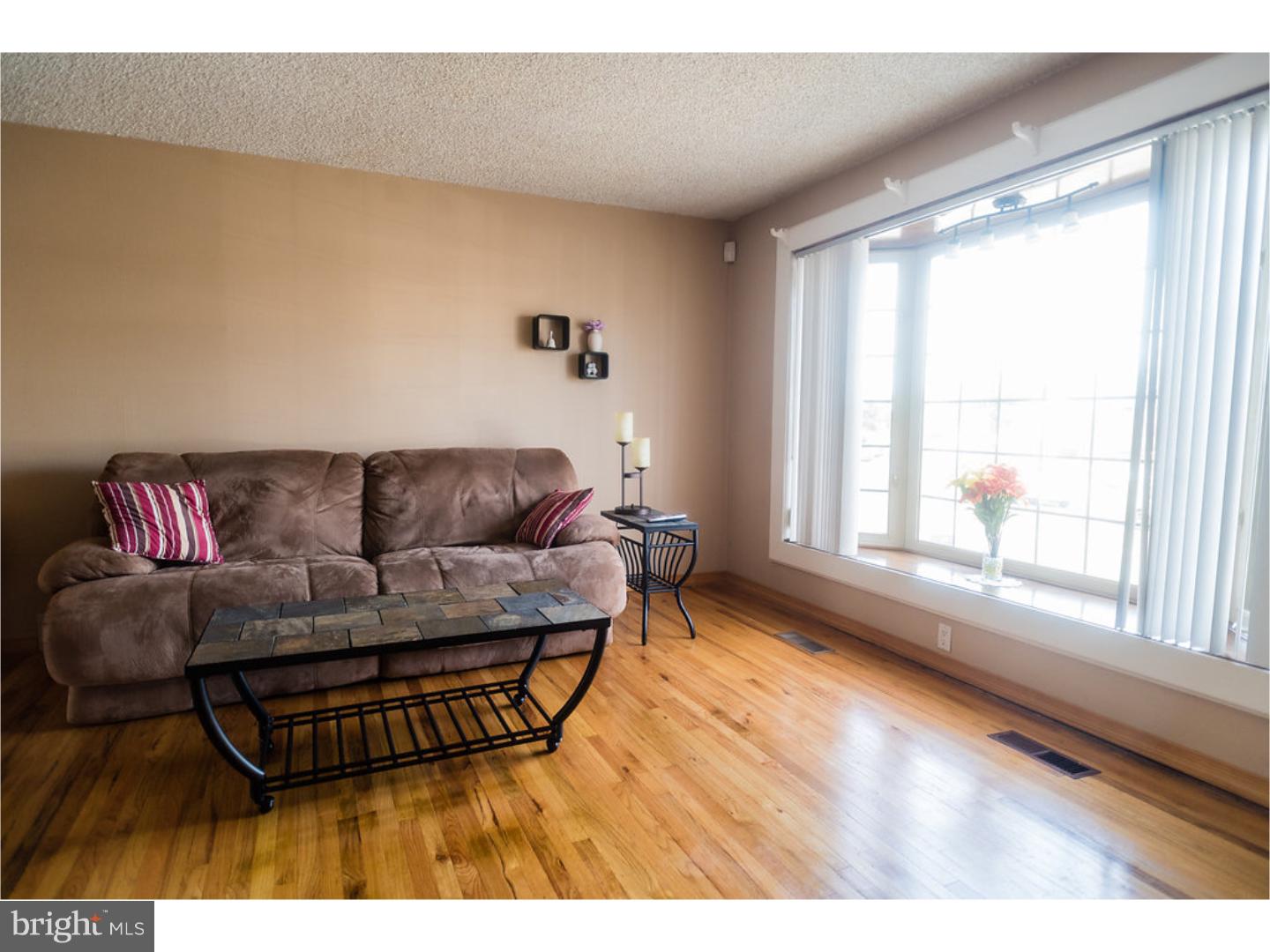 10827 Harrow Road Philadelphia, PA 19154 - Photo 7 of 25