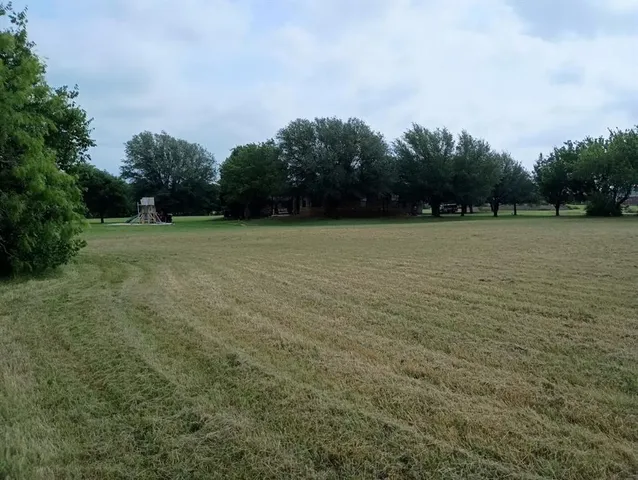 $119,995 | 3100 Briarcliff Circle, Gainesville, TX 76240