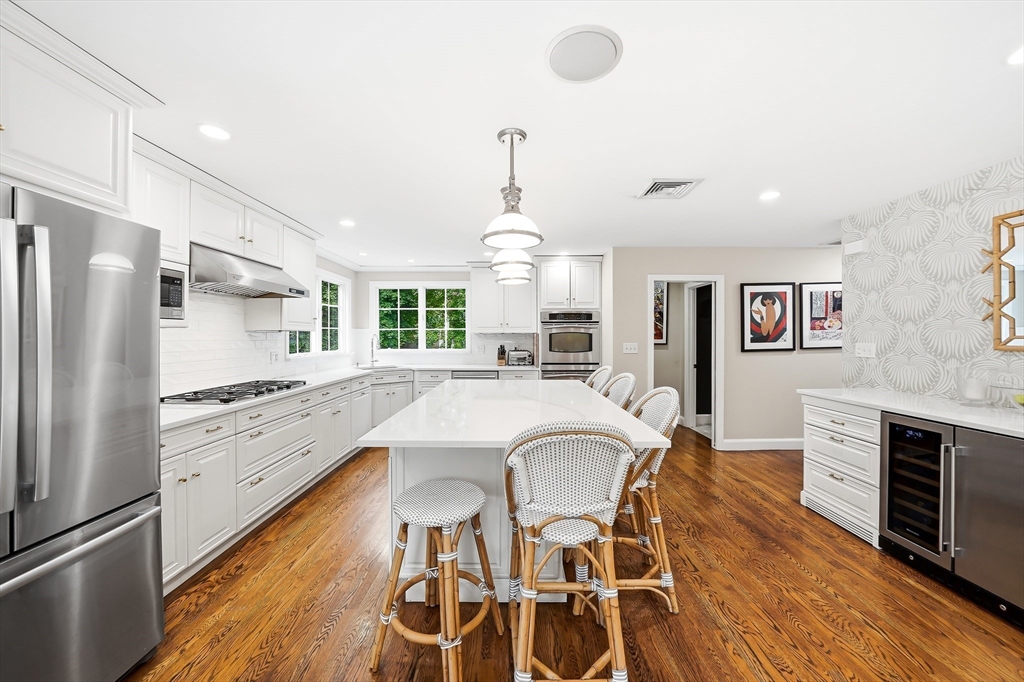 22 Hollywood Road Winchester, MA 01890 - Photo 10 of 39