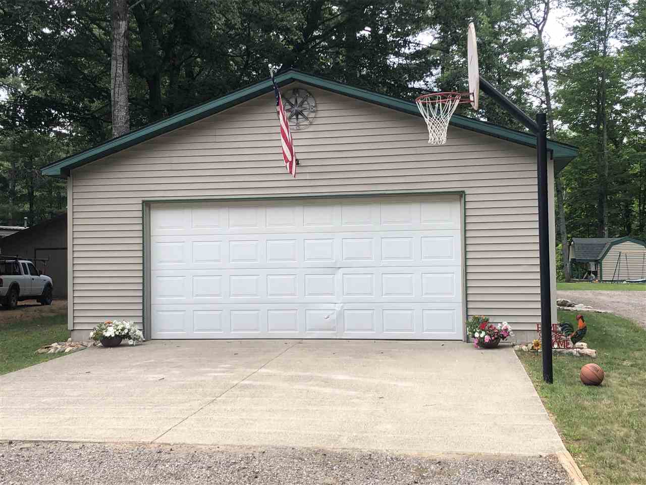 691 Rivers Terrace Road Gladwin, MI 48624 - Photo 5 of 26