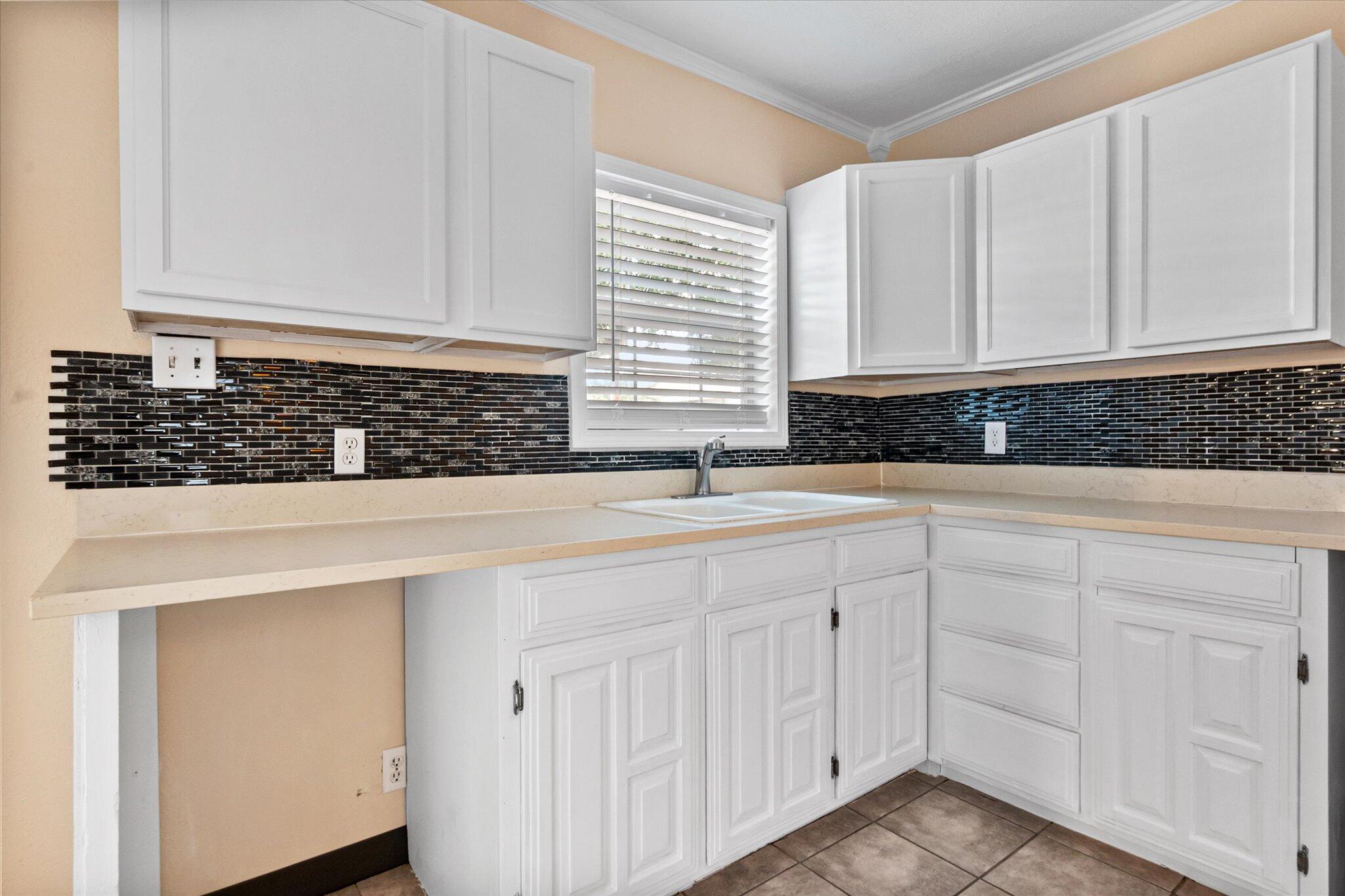 2012 62nd Street Lubbock, TX 79412 - Photo 15 of 23 13-2012 62nd_2364