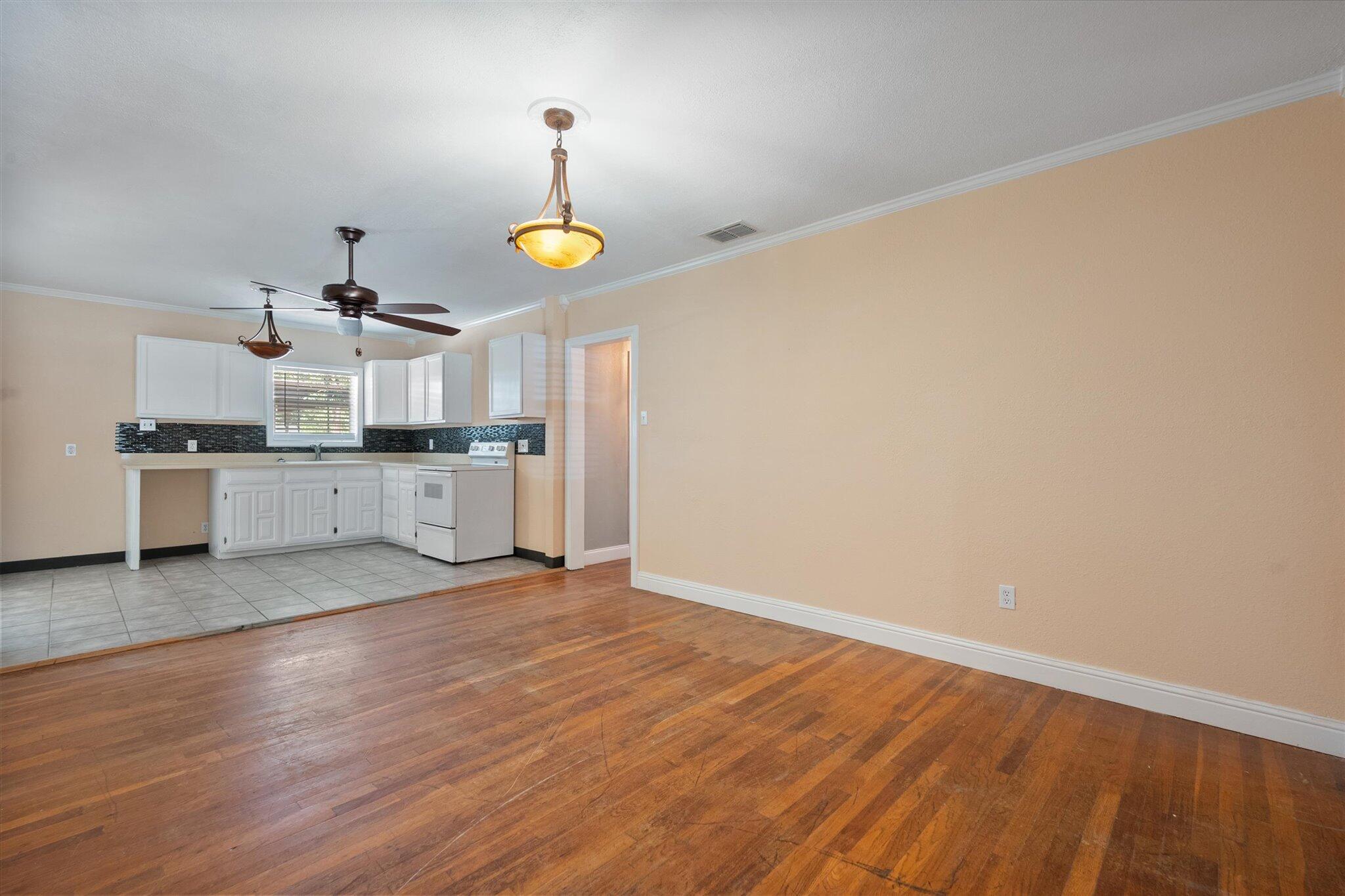 2012 62nd Street Lubbock, TX 79412 - Photo 7 of 23 06-2012 62nd_2314